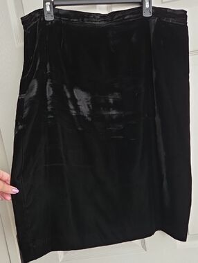 Black Velvet Pencil Skirt 💓4/$25